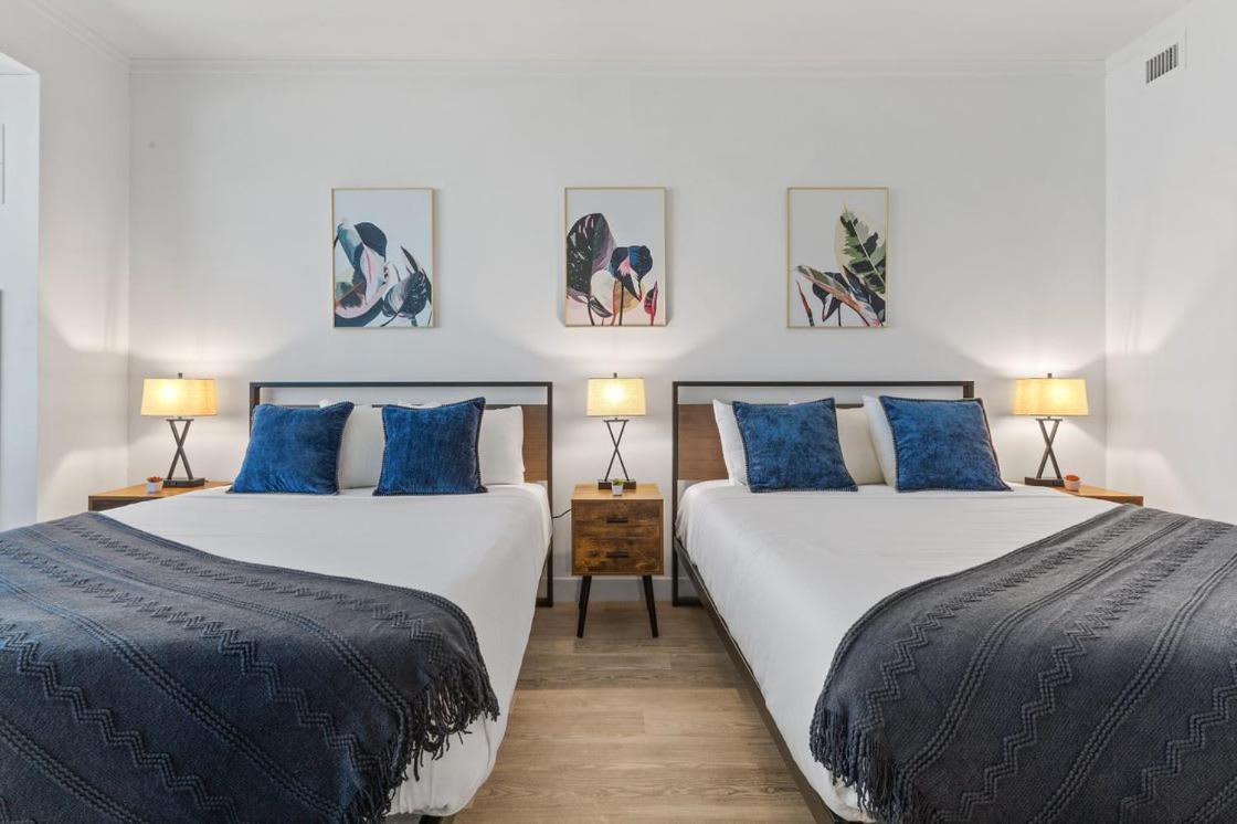 Apartment Beachfront Double Queen - Cozysuites