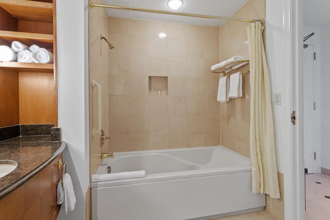 Beachfront Double Queen - Cozysuites Atlantic City
